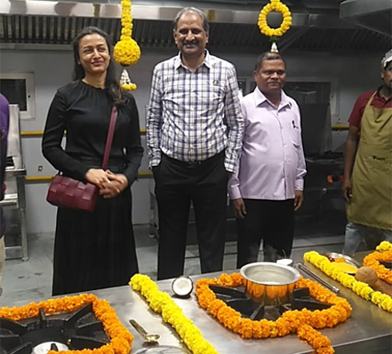 Namrata Shirodkar Launch Multi Modern Kitchen In FNCC